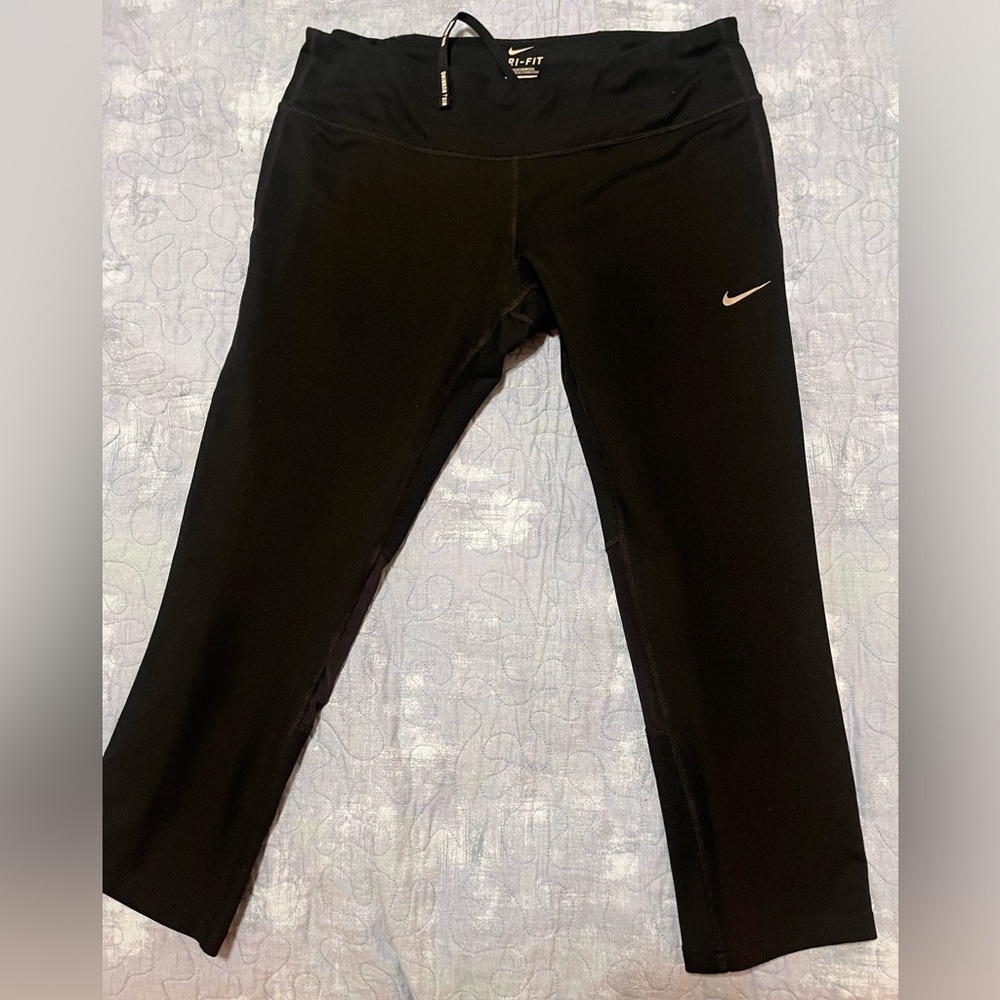 Nike Women's Go Firm-Support High-Waisted 7/8 Leggings large